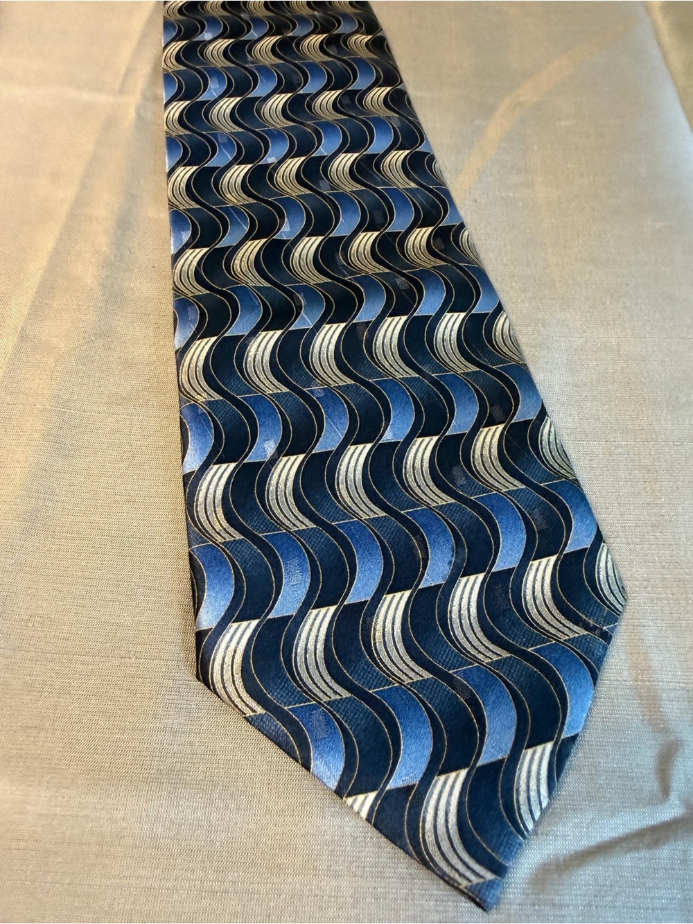 Handmade 100% Silk Classic Blue Wave Pattern Men's Tie